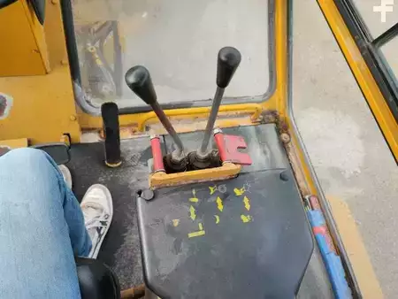 Grader 1984 Mbu G6 (30)