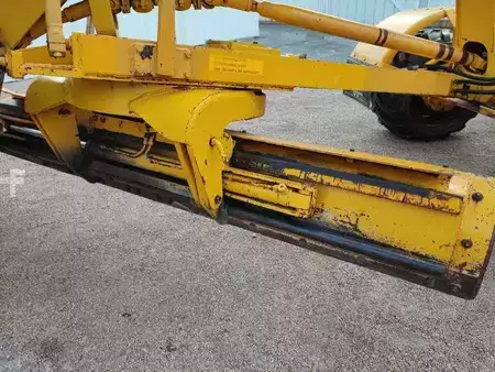 Grader 1984 Mbu G6 (40)