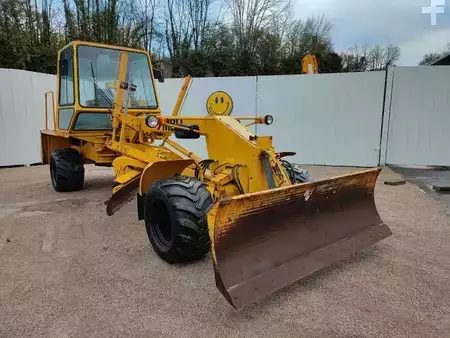 Grader 1984 Mbu G6 (8)