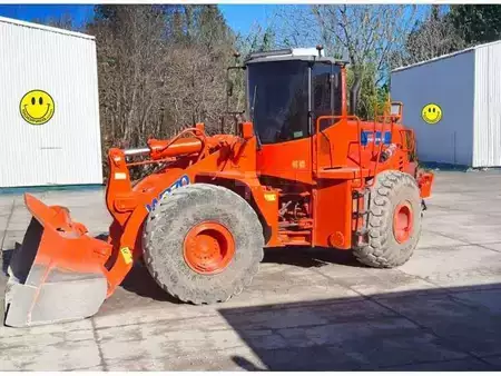 Pyöräkuormaajat 1998 Fiat-Hitachi W270 (4)