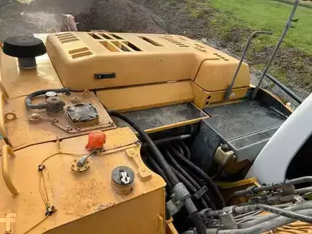 Koparki gąsienicowe 2013 Liebherr R936 LC (28)