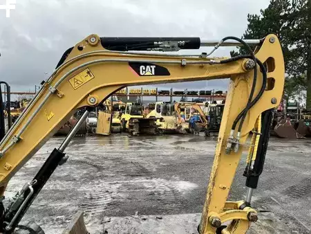 Mini pelle 2016 Caterpillar 302.7DCR (10)