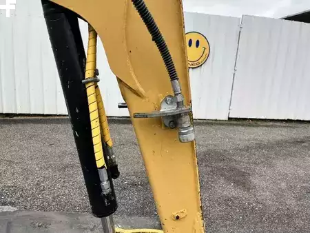 Mini pelle 2016 Caterpillar 302.7DCR (12)