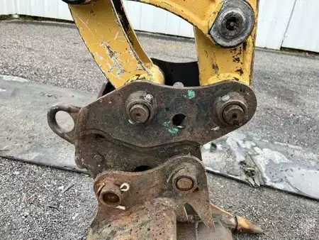 Mini pelle 2016 Caterpillar 302.7DCR (15)