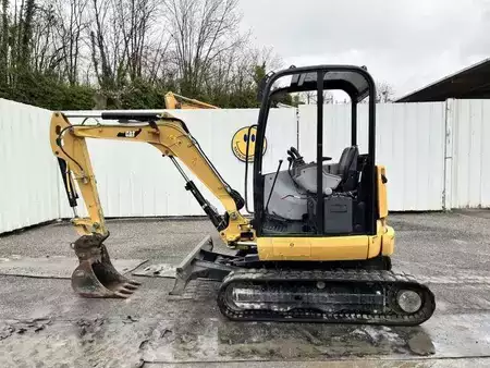 Mini pelle 2016 Caterpillar 302.7DCR (3)