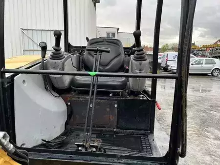 Mini pelle 2016 Caterpillar 302.7DCR (38)