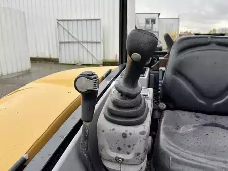 Mini pelle 2016 Caterpillar 302.7DCR (41)