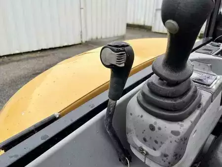 Mini pelle 2016 Caterpillar 302.7DCR (42)