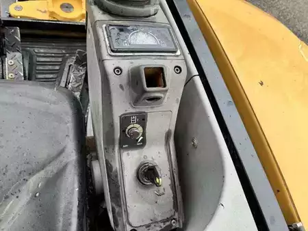 Mini pelle 2016 Caterpillar 302.7DCR (44)