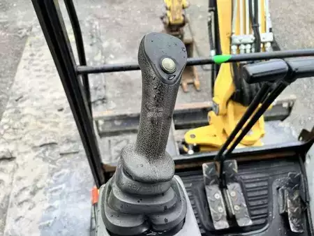 Mini pelle 2016 Caterpillar 302.7DCR (45)