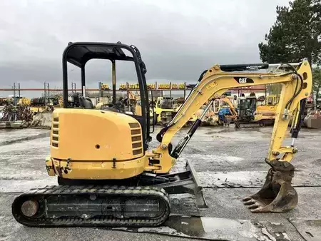 Mini pelle 2016 Caterpillar 302.7DCR (6)