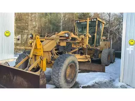 Równiarki 2001 Caterpillar 140H-ES (1)