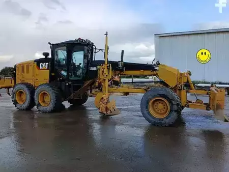 Równiarki 2018 Caterpillar 120M2 (1)