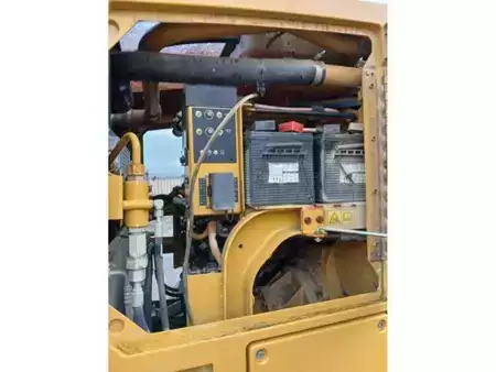 Równiarki 2018 Caterpillar 120M2 (8)