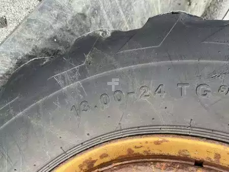 Równiarki 1984 Caterpillar 120G (23)