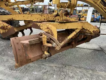 Równiarki 1984 Caterpillar 120G (29)
