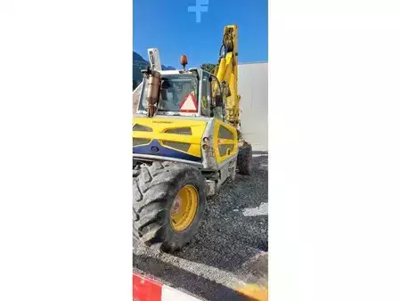 Autres 2012 MENZI MUCK A91F MOBIL (7)