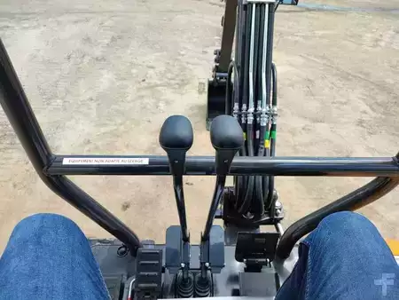 Minigrävare 2022 KATO VXE HD 17 (37)