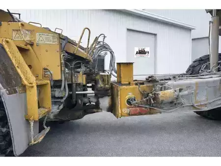 Kink Dumprar 2000 Caterpillar D30D (11)