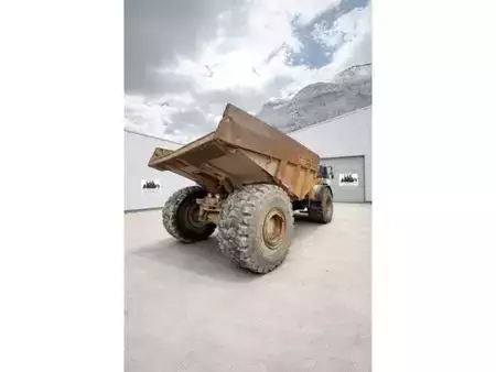 Kink Dumprar 2000 Caterpillar D30D (17)