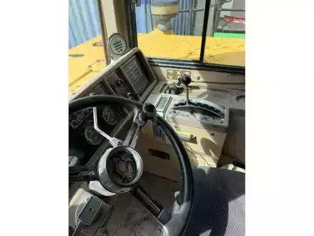 Kink Dumprar 2000 Caterpillar D30D (23)