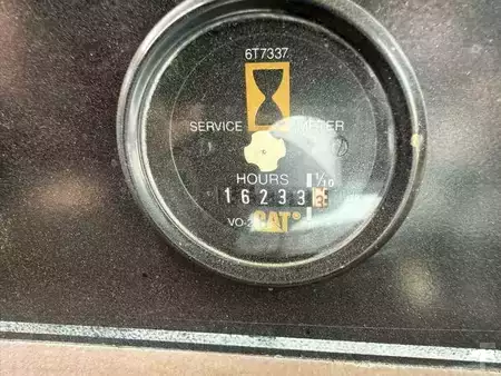 Kink Dumprar 2000 Caterpillar D30D (24)