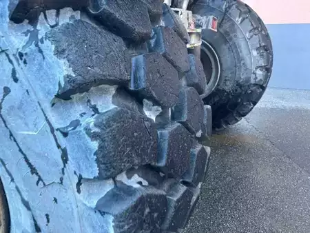 Kink Dumprar 2000 Caterpillar D30D (26)