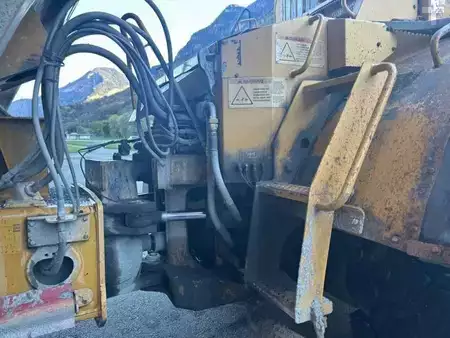 Kink Dumprar 2000 Caterpillar D30D (27)