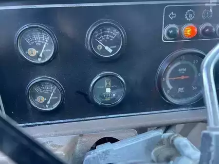 Kink Dumprar 2000 Caterpillar D30D (31)