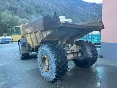 Kink Dumprar 2000 Caterpillar D30D (4)