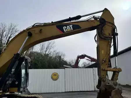 Koparki gąsienicowe 2015 Caterpillar 324ELN (17)