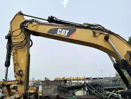 Koparki gąsienicowe 2015 Caterpillar 324ELN (18)