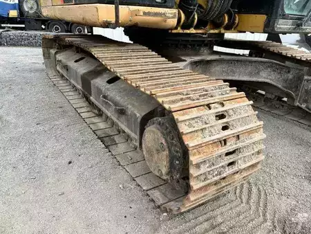 Koparki gąsienicowe 2015 Caterpillar 324ELN (26)