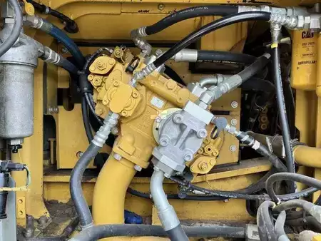 Koparki gąsienicowe 2015 Caterpillar 324ELN (34)