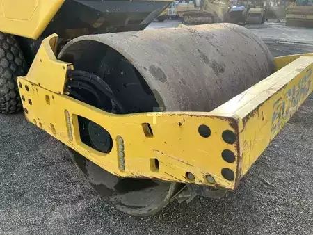 Compacteur á pieds de mouton 2006 BOMAG BW177 D-4 (14)