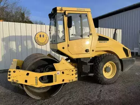 Compacteur á pieds de mouton 2006 BOMAG BW177 D-4 (2)