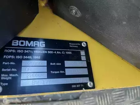 Compacteur á pieds de mouton 2006 BOMAG BW177 D-4 (39)