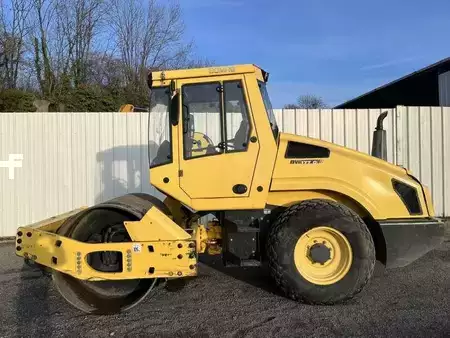Compacteur á pieds de mouton 2006 BOMAG BW177 D-4 (4)
