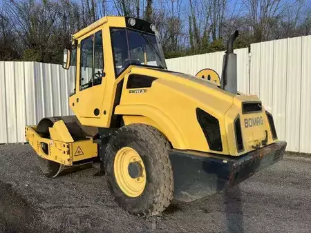 Compacteur á pieds de mouton 2006 BOMAG BW177 D-4 (5)