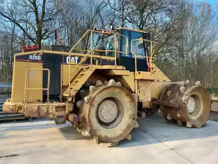 Sonstige 2003 Caterpillar 826GII (2)