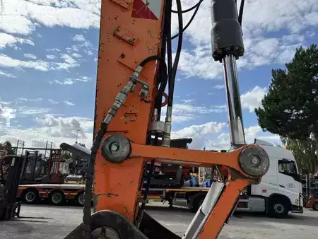 Mobilbagger 2013 Liebherr A918 COMPACT (16)