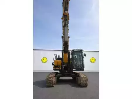 Purkukaivinkoneet 2017 Hyundai HX520L (8)