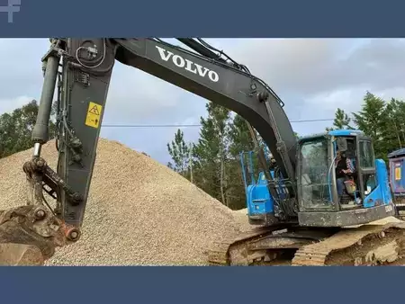 Excavadoras de cadenas 2013 Volvo ECR235DL (3)
