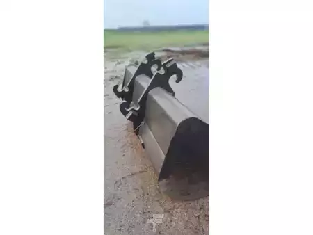 Pelles sur chenilles 2019 Hitachi ZX225USLC-6 (6)