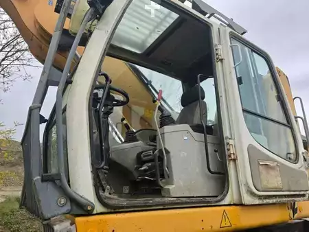 Materiaalinkäsittelykoneet  2012 Liebherr A904C HD LITRONIC (14)