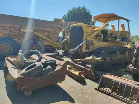Bulldozers 1975 Caterpillar D8K + Porte Engins (2)