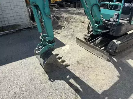 Mini-koparki 2003 Kobelco SK 09 SR (15)