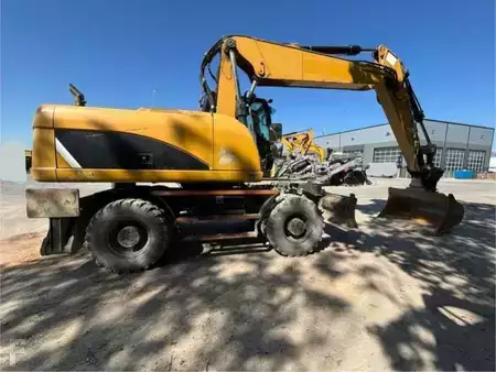 Mobilní bagry 2014 Caterpillar M318D DE LUXE (10)