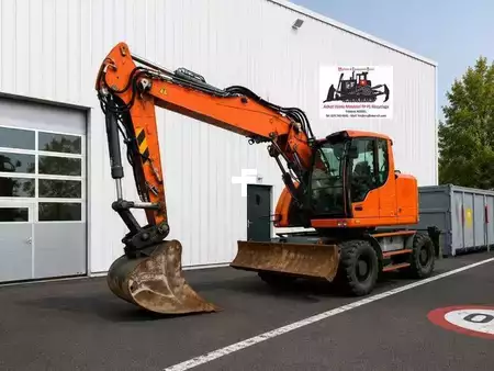 Mobil grävmaskin 2014 Liebherr A918 COMPACT (2)