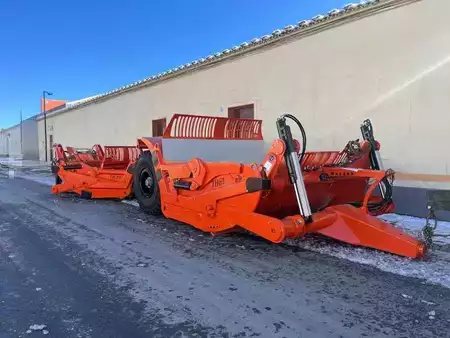 Ostatní 2025 Agrotecnica TH61 (1)